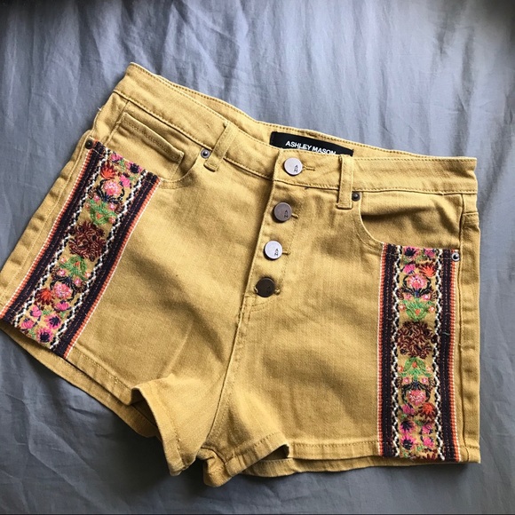 Ashley Mason Pants - NWOT Mustard Boho Embroidered 70s Style Shorts